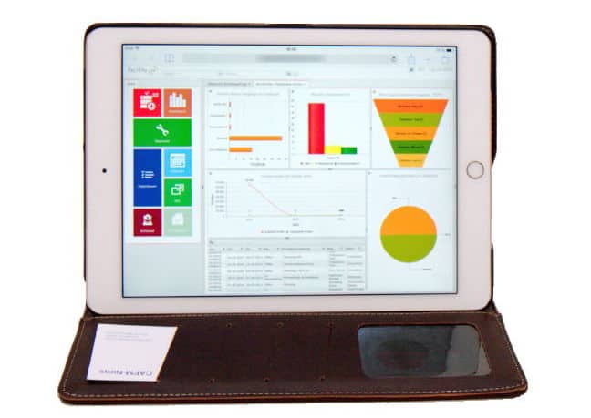 Edel in Leder: Tablet-PCs für die Arbeit im CAFM verpacken ist vielfältig und praktisch möglich