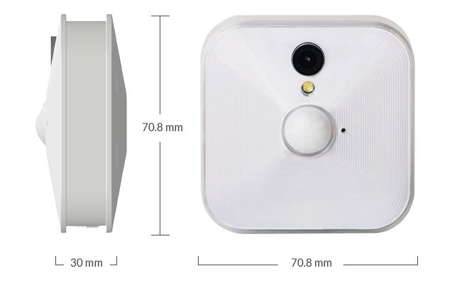 Kompakte Maße: Die Blink-Kamera ist quadratisch und misst knapp 7 x 7 cm bei einer Tiefe von 3 cm