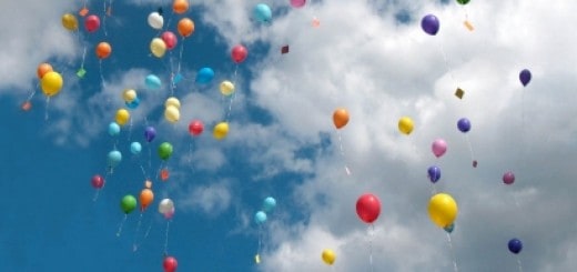 Grund zum Feiern: Axxerion und InCaTec Solutions freuen sich über 10 Jahre CAFM aus der Cloud