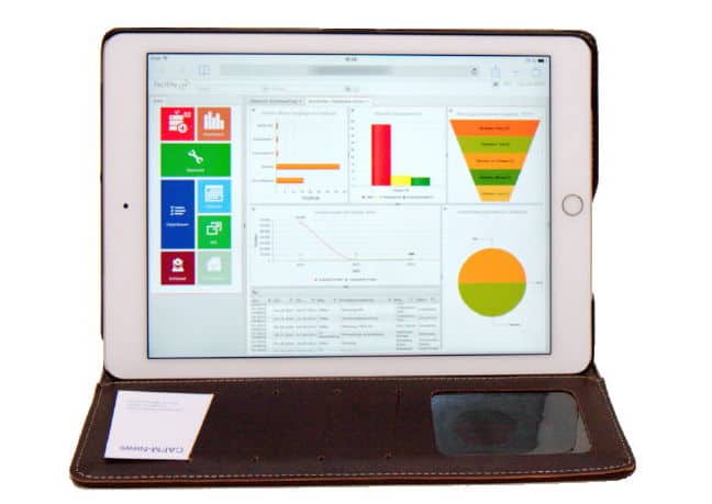 Edel in Leder: Tablet-PCs für die Arbeit im CAFM verpacken ist vielfältig und praktisch möglich