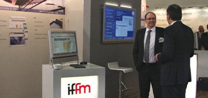 Hat gut Lachen: Sören Schmahl, Geschäftsführer von iffm, wurde mit dem Best Paper Award der FM-Messe 2015 ausgezeichnet