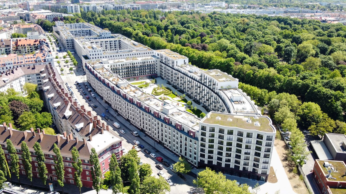 Als erstes Wohnquartier ist der Welfengarten in München von der gefma gemäß den Anforderungen von SustainFM für Nachhaltigkeit zertifiziert worden - Bild: Bayerische Hausbau
