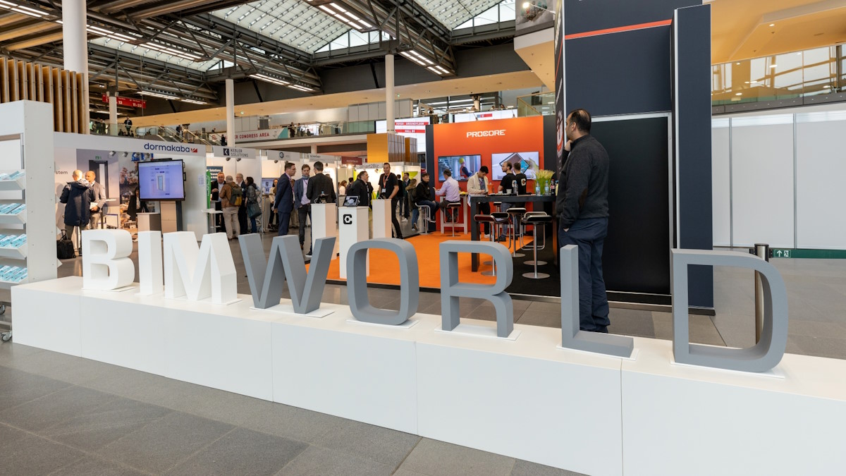 Auf der BIM World Munich 2023 bereitet Keßler Solutions mit Partner Akenza das Thema IoT und digitaler Zwilling auf - Bild: BIMWORLD Germany GmbH/Alex Schelbert
